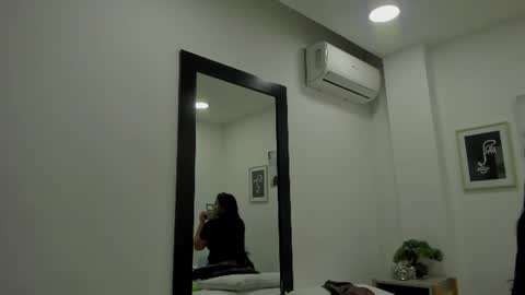 Alejandra online show from June 2026 12:14:02 PM