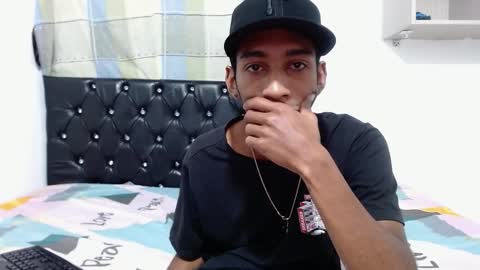 alejandrito_king online show from November 2025 02:33:02 AM