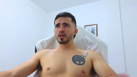 alejandroo_7 online show from December 2024 10:12:01 PM