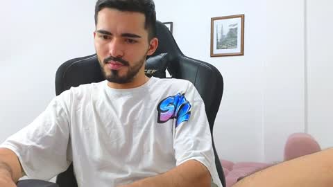 alejandroo_7 online show from January 2025 01:15:01 AM