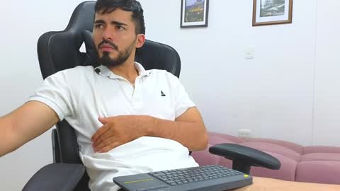 alejandroo_7 online show from February 2025 10:30:02 PM