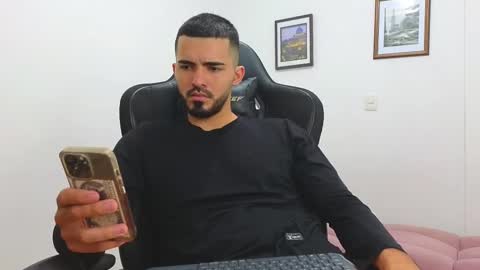 alejandroo_7 online show from February 2025 10:31:02 PM