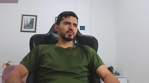 alejandroo_7 online show from September 2025 03:56:01 PM