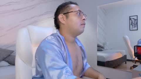 Alejandro  online show from February 2026 12:14:01 PM