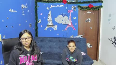 Snapshot of alejita_smithh chatting on February 2025 12:28:01 PM zoe and Kataleya online show from February 2025 12:28:01 PM