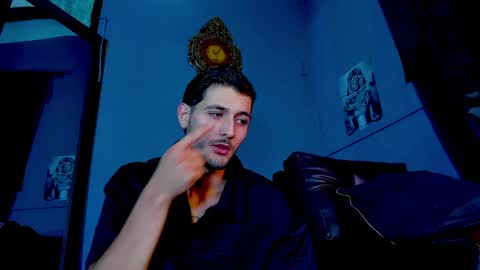 alejo_323__ online show from April 2026 03:24:02 AM