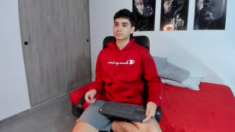 alejo_gray1 online show from February 2026 12:48:02 PM