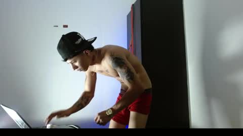 alejo online show from April 2026 09:39:01 PM