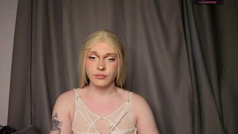 Snapshot of alena_dubai chatting on May 2026 09:05:01 AM ALENA INDEPENDENT MODEL online show from May 2026 09:05:01 AM