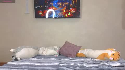 Alena online show from October 2025 01:34:02 PM