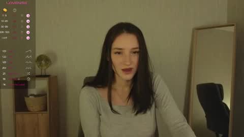 Snapshot of alena_navi chatting on April 2026 06:06:01 PM Alena online show from April 2026 06:06:01 PM