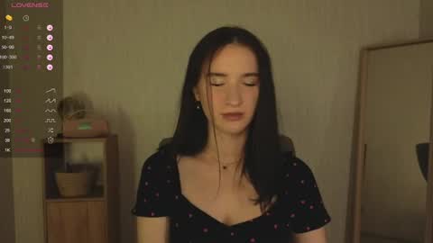 Snapshot of alena_navi chatting on June 2026 09:46:01 PM Alena online show from June 2026 09:46:01 PM
