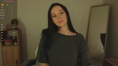 Snapshot of alena_navi chatting on June 2026 07:27:02 PM Alena online show from June 2026 07:27:02 PM