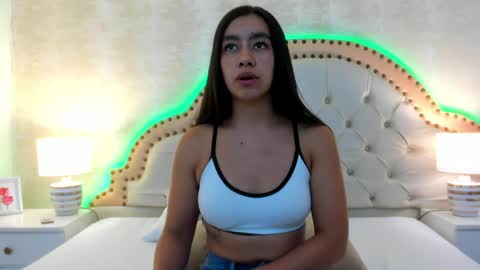 Snapshot of alenacoleman chatting on May 2026 12:00:01 PM ALENA online show from May 2026 12:00:01 PM