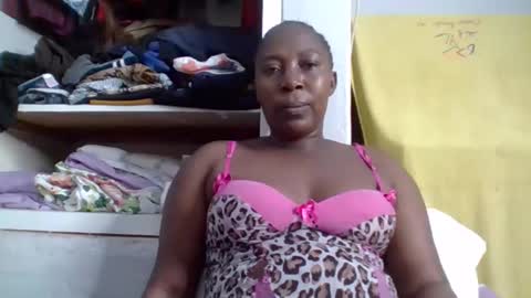 Snapshot of alesha_ chatting on October 2025 05:13:01 PM Noreen Kennth and Emilly online show from October 2025 05:13:01 PM