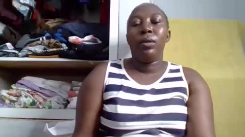 Snapshot of alesha_ chatting on October 2025 06:19:01 PM Noreen Kennth and Emilly online show from October 2025 06:19:01 PM