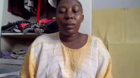 Snapshot of alesha_ chatting on October 2025 06:07:02 PM Noreen Kennth and Emilly online show from October 2025 06:07:02 PM