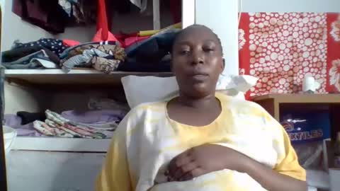 Snapshot of alesha_ chatting on October 2025 06:58:02 PM Noreen Kennth and Emilly online show from October 2025 06:58:02 PM