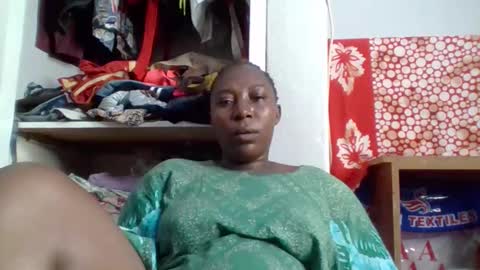 Snapshot of alesha_ chatting on November 2025 06:43:02 PM Noreen Kennth and Emilly online show from November 2025 06:43:02 PM