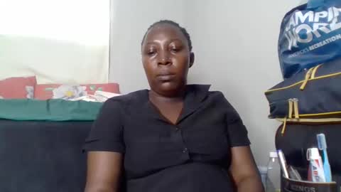 Snapshot of alesha_ chatting on November 2025 08:12:01 AM Noreen Kennth and Emilly online show from November 2025 08:12:01 AM