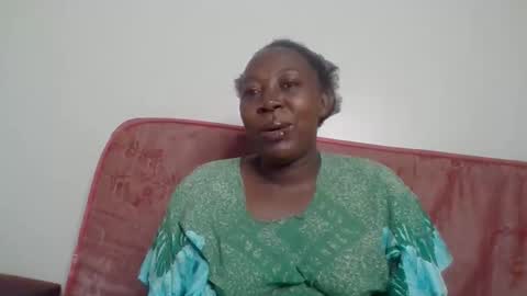 Snapshot of alesha_ chatting on November 2025 06:41:02 AM Noreen Kennth and Emilly online show from November 2025 06:41:02 AM