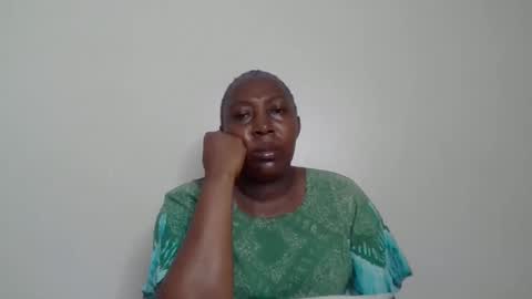 Snapshot of alesha_ chatting on November 2025 07:55:02 AM Noreen Kennth and Emilly online show from November 2025 07:55:02 AM