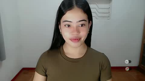 Snapshot of alesha_vibe_me chatting on January 2025 04:47:01 AM alesha_vibe_me online show from January 2025 04:47:01 AM