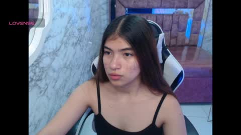 Snapshot of alesia_v chatting on May 2026 03:35:02 AM Live 1000pm 600am COLOMBIAN HOUR online show from May 2026 03:35:02 AM