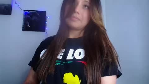 Snapshot of aleska_dollx chatting on January 2025 09:36:01 PM QUEEN OFF MILk IM BACK 15 NOV online show from January 2025 09:36:01 PM
