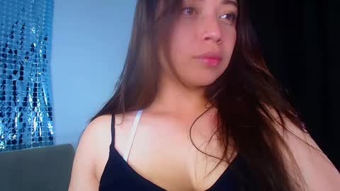 Snapshot of aleska_dollx chatting on February 2025 02:19:01 AM QUEEN OFF MILk IM BACK 15 NOV online show from February 2025 02:19:01 AM