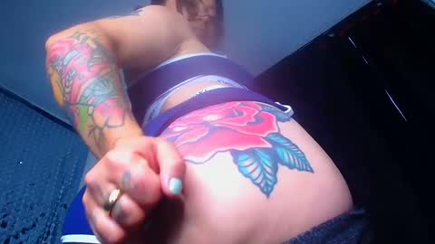 Snapshot of aleska_dollx chatting on February 2025 11:03:02 PM QUEEN OFF MILk IM BACK 15 NOV online show from February 2025 11:03:02 PM