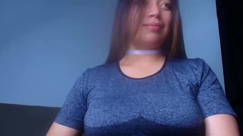 Snapshot of aleska_dollx chatting on March 2025 12:54:02 AM QUEEN OFF MILk IM BACK 15 NOV online show from March 2025 12:54:02 AM