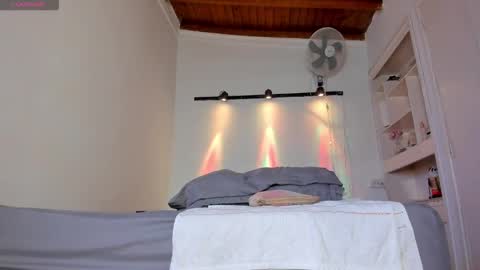 Alessa online show from December 2025 10:09:02 AM