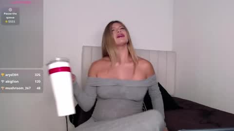 Alessandra Bloom online show from April 2026 07:45:01 AM