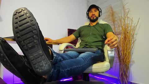 ALESSANDRO  WYE online show from December 2024 04:03:02 AM