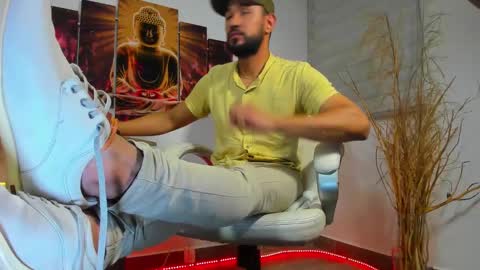 ALESSANDRO  WYE online show from February 2025 03:23:02 AM