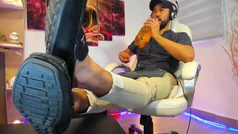 ALESSANDRO  WYE online show from February 2025 11:47:02 AM