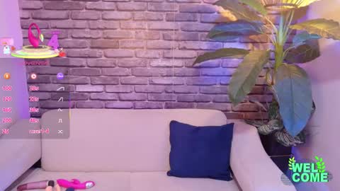 Sara online show from October 2025 09:04:01 PM