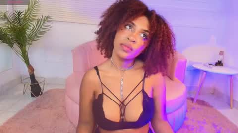 Alejandra  online show from November 2025 01:11:01 PM