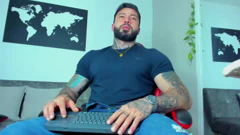 Aless Rose online show from April 2026 08:01:02 PM