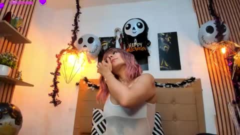 Snapshot of alesziarose chatting on October 2025 07:25:02 PM Aleszia online show from October 2025 07:25:02 PM