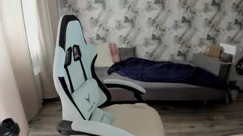 Aletta Oushen online show from April 2026 10:14:02 AM