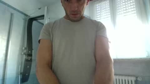 Snapshot of alex120475 chatting on January 2025 09:07:01 AM alex120475 online show from January 2025 09:07:01 AM