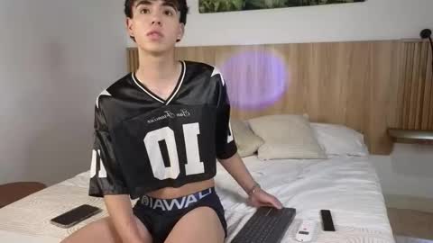 alex online show from October 2025 03:45:01 PM