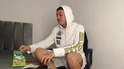 Snapshot of alex__lover chatting on December 2024 03:04:01 AM Owen online show from December 2024 03:04:01 AM