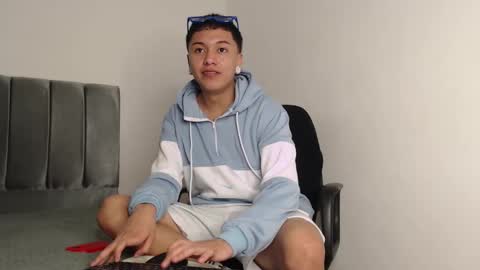 Snapshot of alex__lover chatting on December 2024 01:58:02 AM Owen online show from December 2024 01:58:02 AM