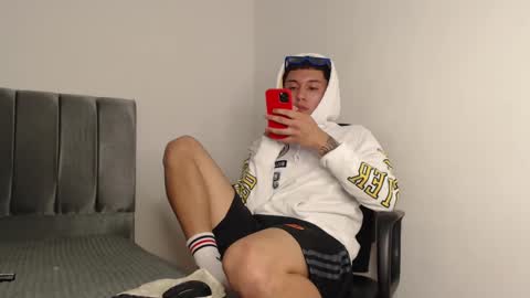 Snapshot of alex__lover chatting on December 2024 04:48:02 AM Owen online show from December 2024 04:48:02 AM