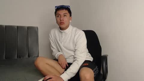 Snapshot of alex__lover chatting on December 2024 01:53:01 AM Owen online show from December 2024 01:53:01 AM