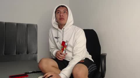 Snapshot of alex__lover chatting on December 2024 01:47:02 AM Owen online show from December 2024 01:47:02 AM