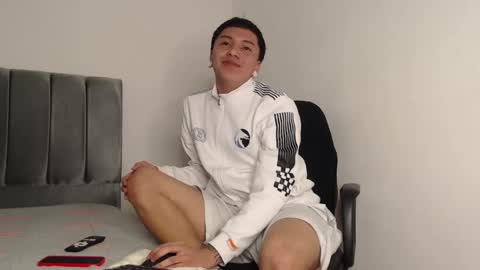 Snapshot of alex__lover chatting on January 2025 03:43:01 AM Owen online show from January 2025 03:43:01 AM